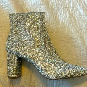 Betsey Johnson Cady booties. Silver size 10.